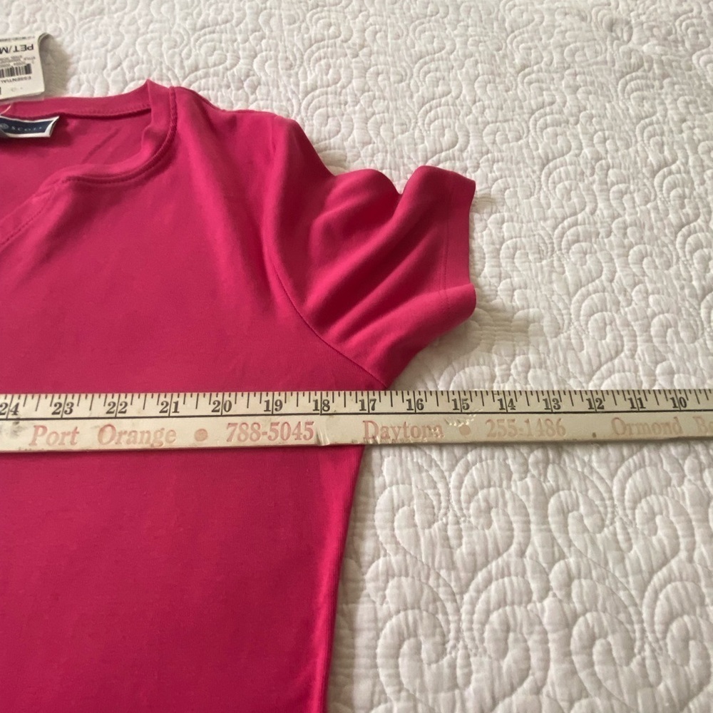 Karen Scott NWT Henley Short Sleeve Top Hot Pink Silver Buttons Size PM - Picture 10 of 12